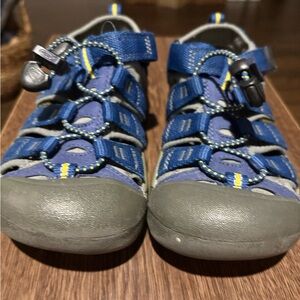 Keen kids blue/gray sz 1 EUC
